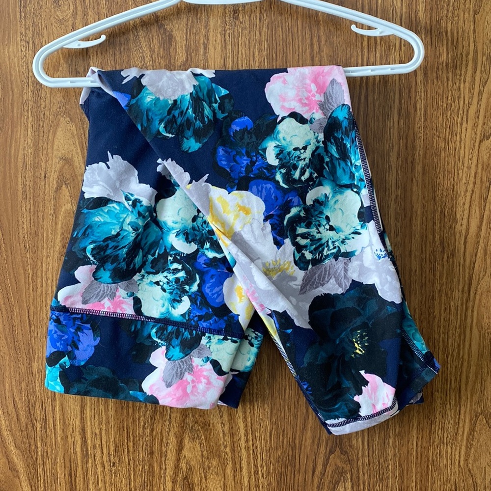 3/$20 Floral athletic leggings